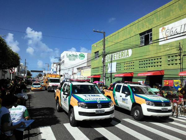 SMTT participa de Desfile Cívico do bairro Siqueira Campos - SMTT Aracaju